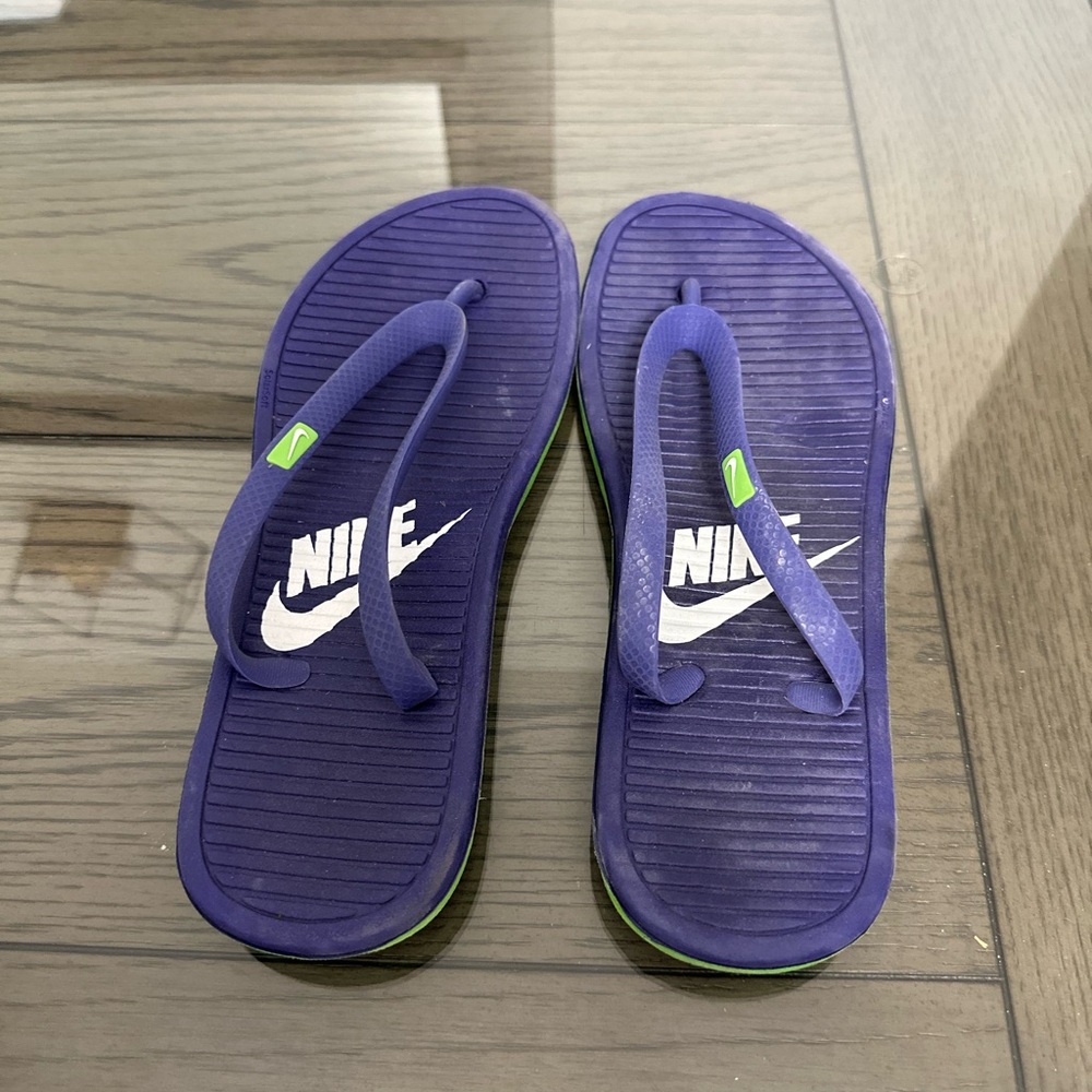 Nike Very Comfy Slippers